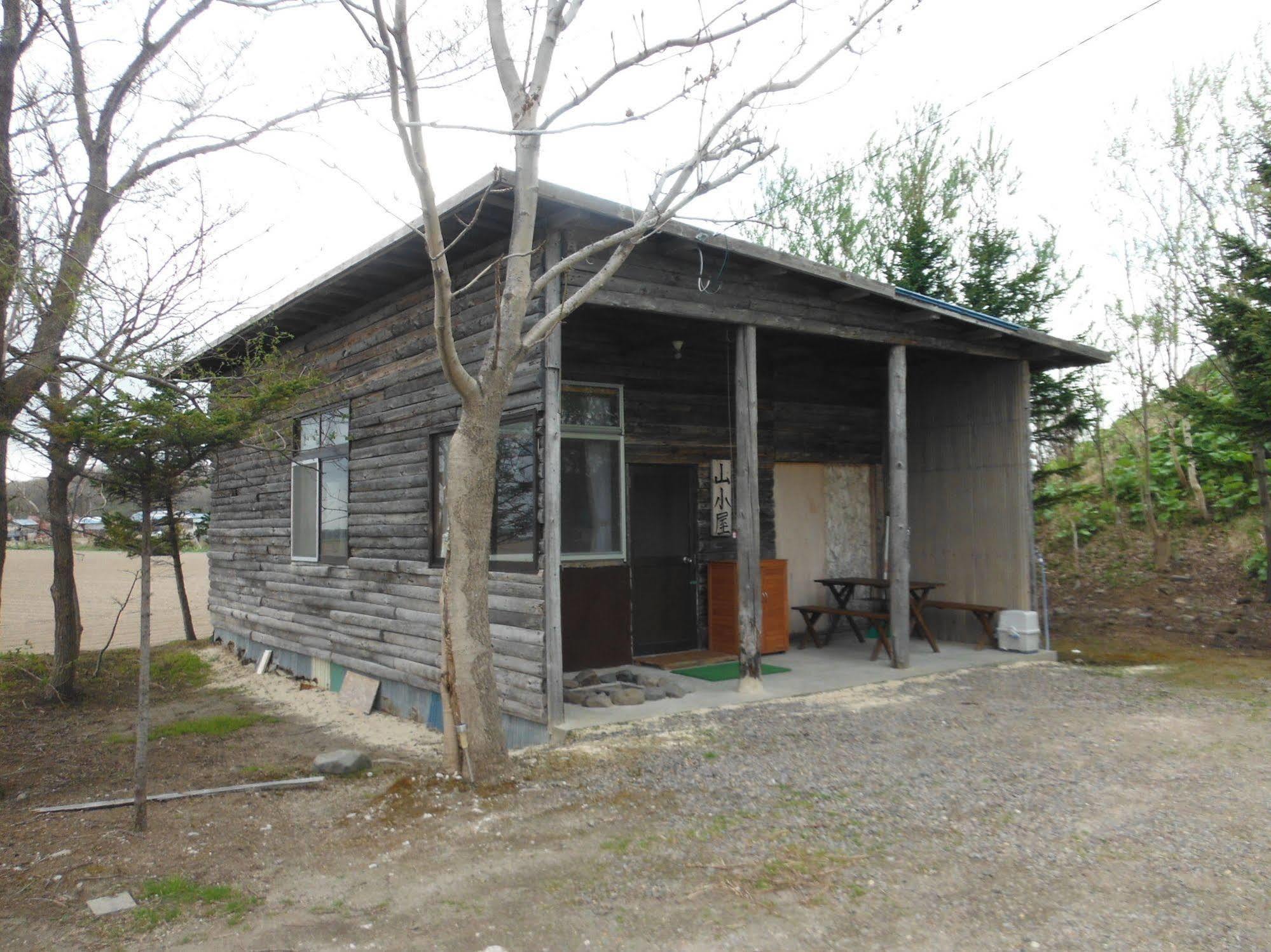 Clione Campground Hostel Шари Екстериор снимка