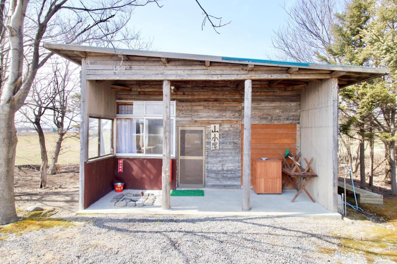 Clione Campground Hostel Шари Екстериор снимка